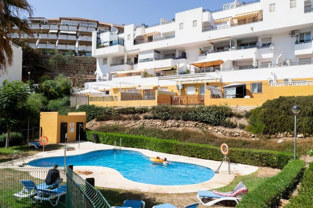 Beautiful 2-bedroom Flat - Pool And Paddle Court Málaga