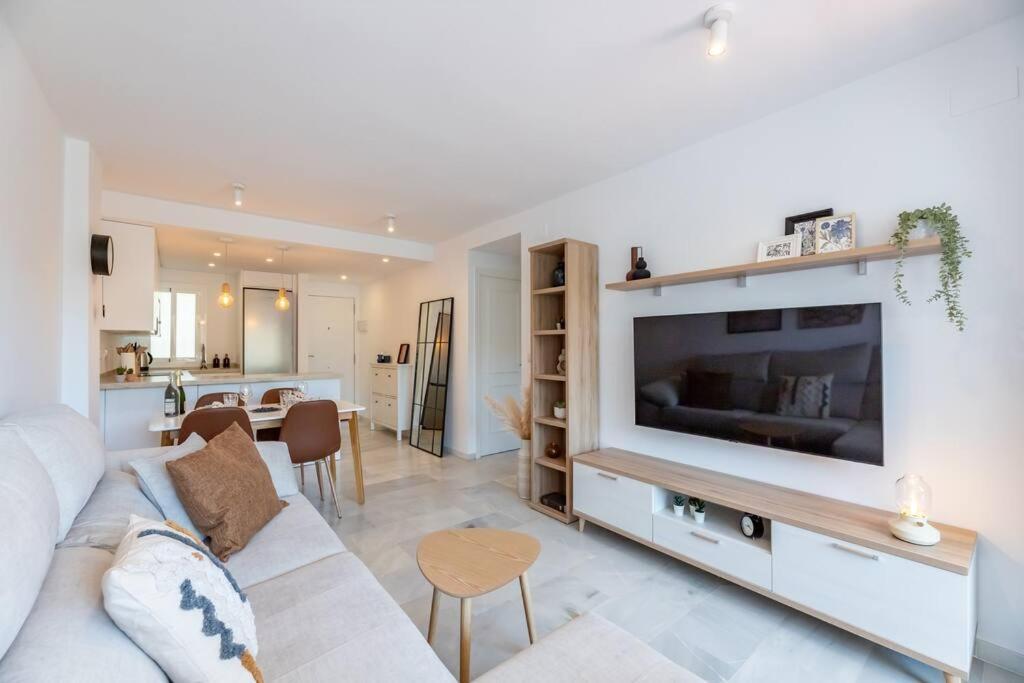 Apartment Beautiful 2-bedroom Flat - Pool And Paddle Court