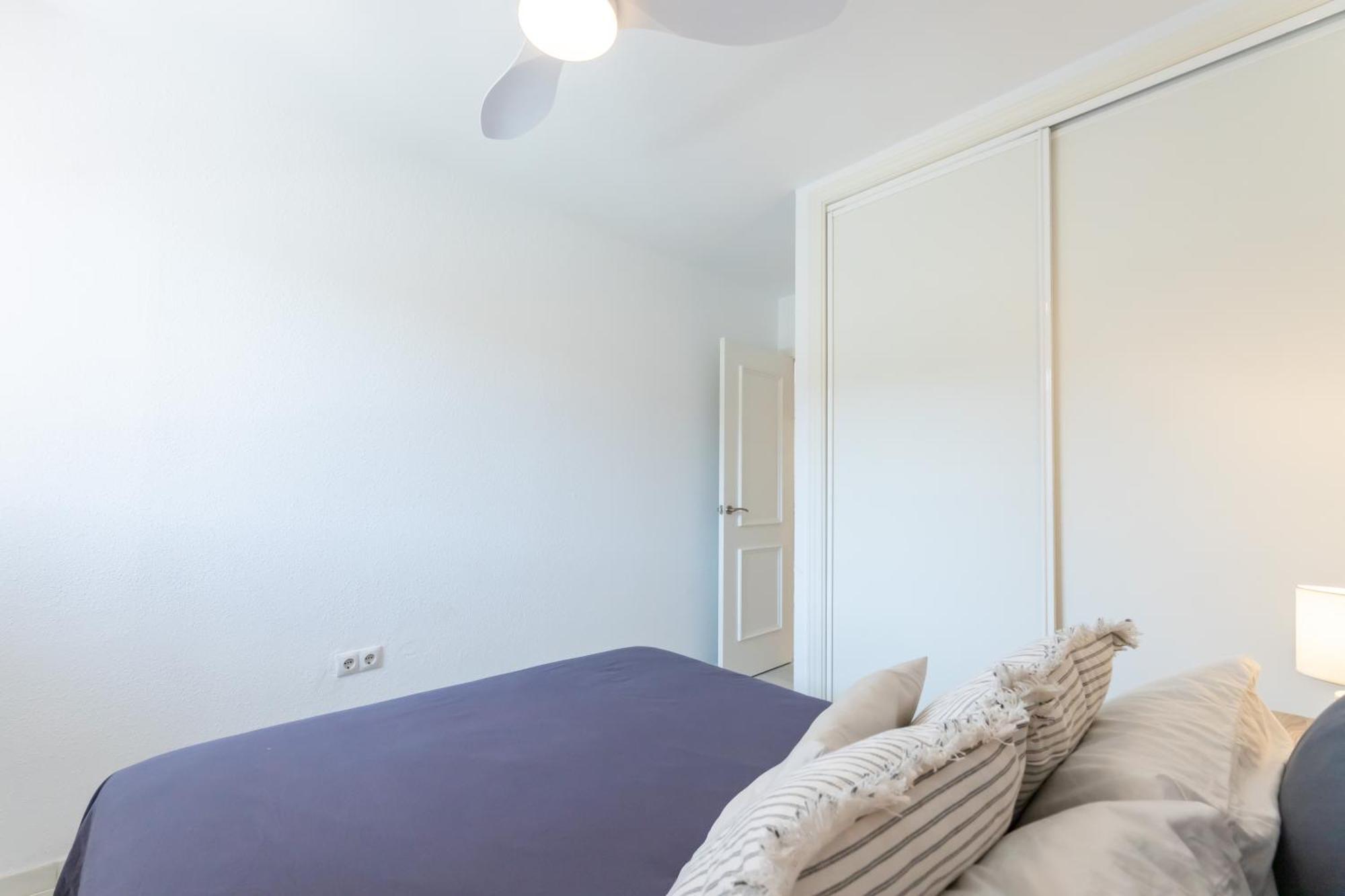 Beautiful 2-bedroom Flat - Pool And Paddle Court Apartment *