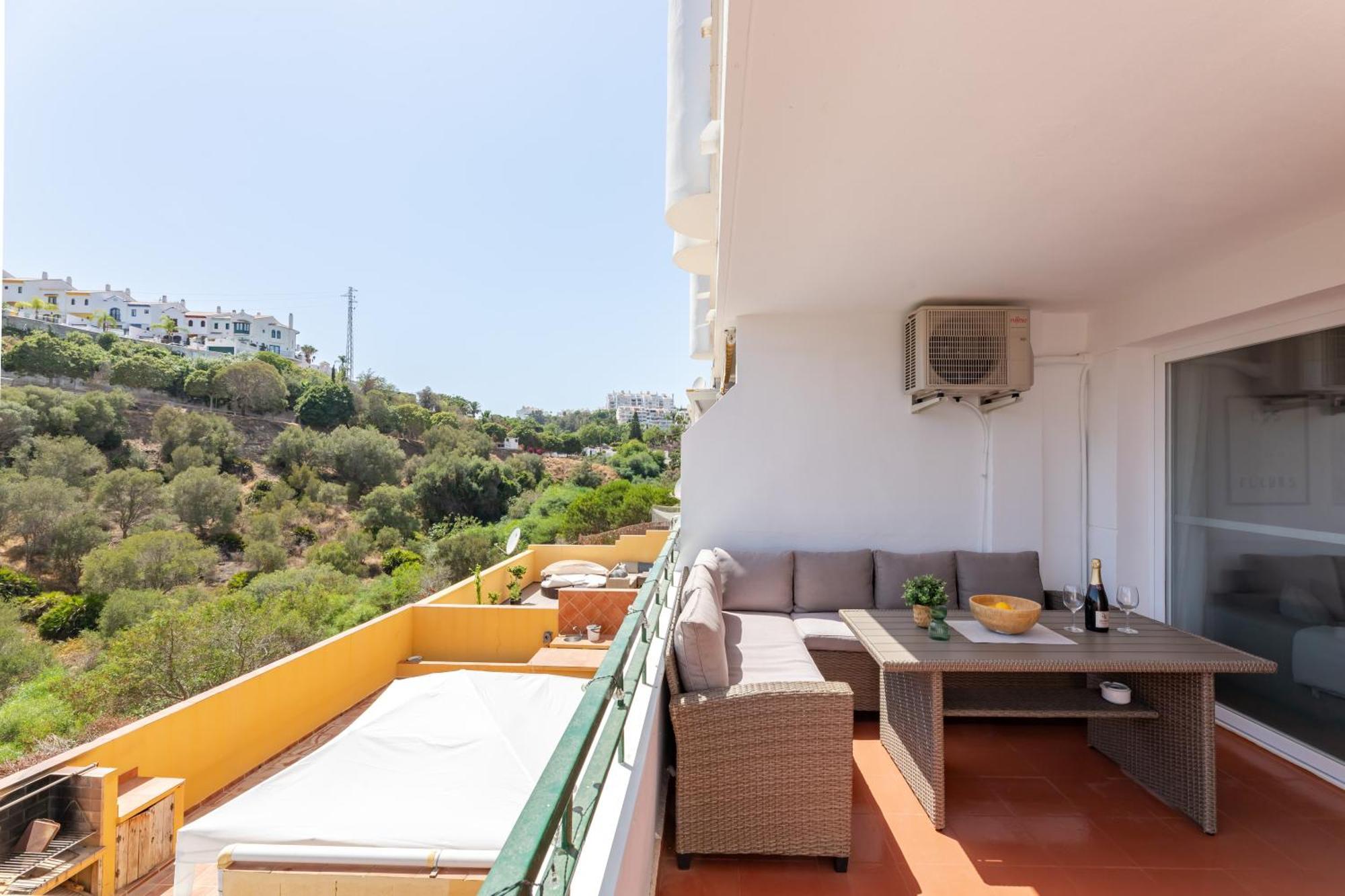 Apartment Beautiful 2-bedroom Flat - Pool And Paddle Court