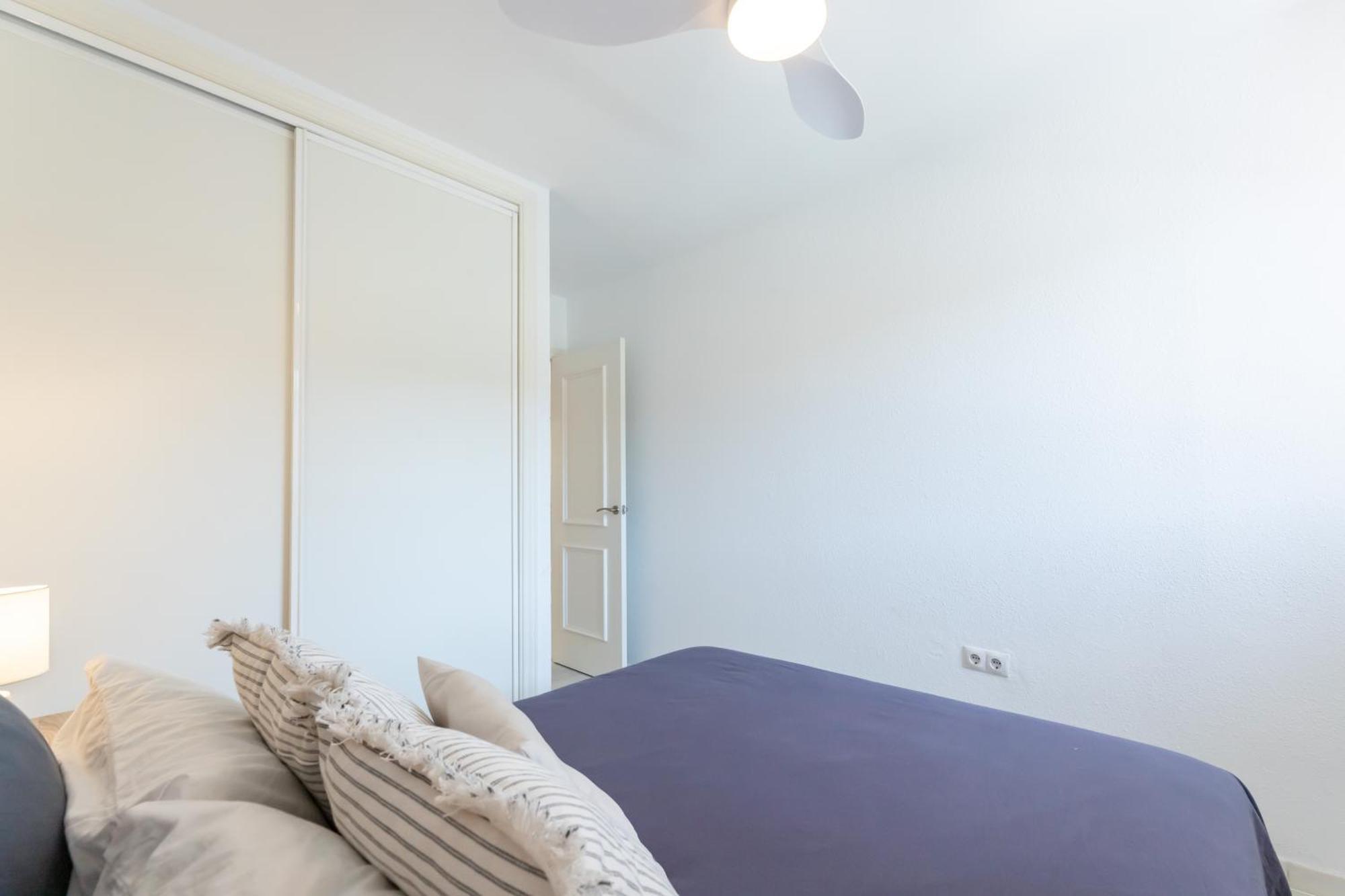 Beautiful 2-bedroom Flat - Pool And Paddle Court Apartment Málaga
