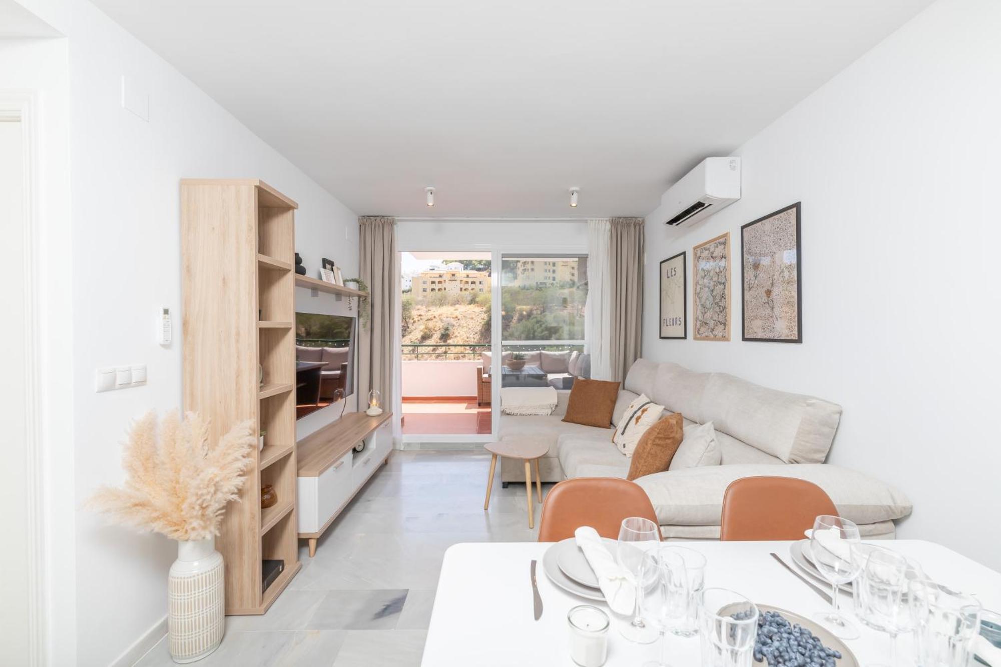 Apartment Beautiful 2-bedroom Flat - Pool And Paddle Court