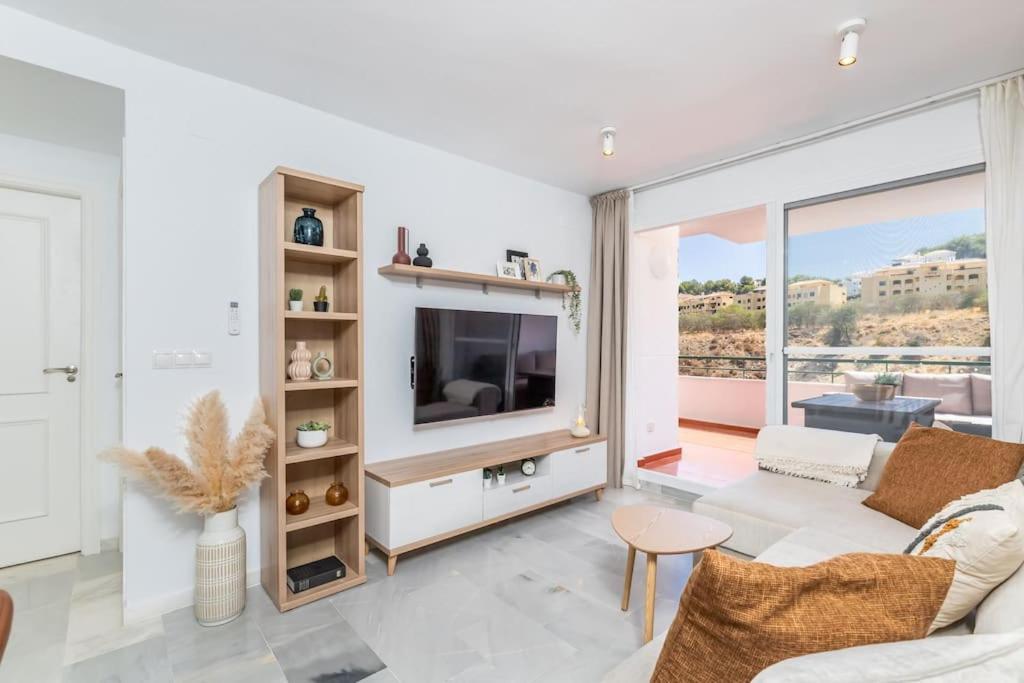 Apartment Beautiful 2-bedroom Flat - Pool And Paddle Court